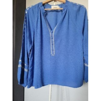 Tunique bleue brodée...