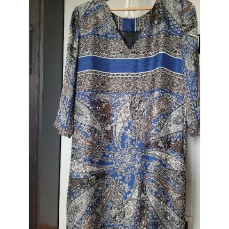 Robe ETAM imprimé cachemire  doublée entièrement  taille 38 très bon etat