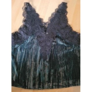 Top velours Zara neuf avec...