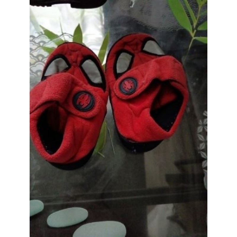 Pantoufle enfant spider man  taille 8