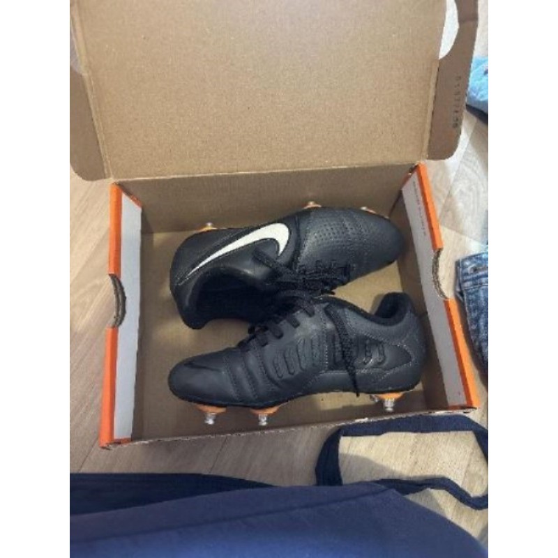 Crampon de foot 31,5 Nike noir 