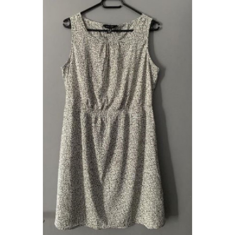 Robe été Blanche avec pois noirs New Look taille 40