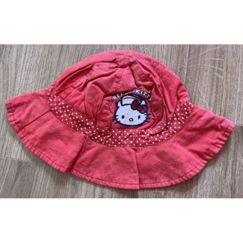 Chapeau rouge Hello Kitty