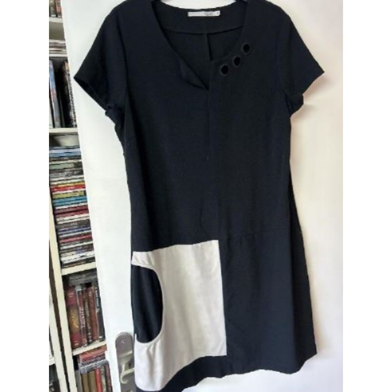 Robe noire/ beige 44