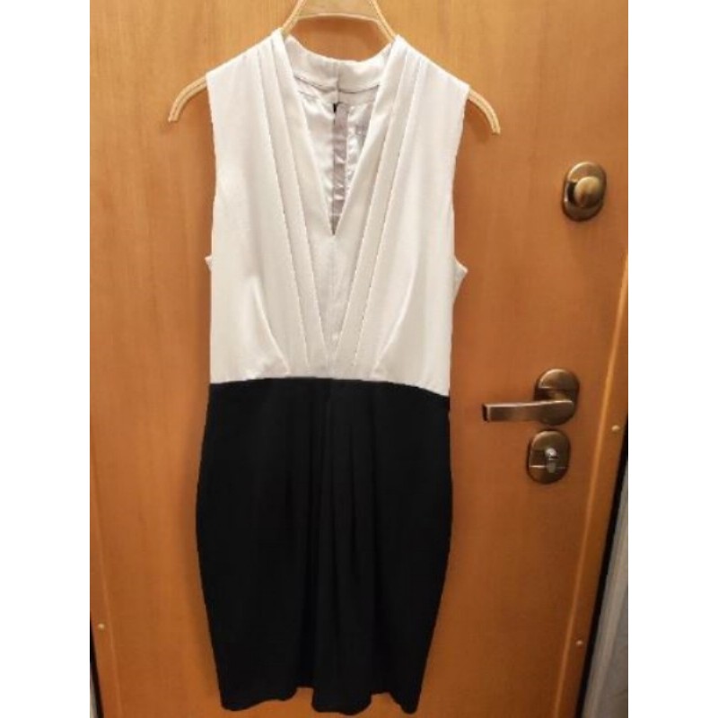 Robe cintrée noir et blanche H&M   36 