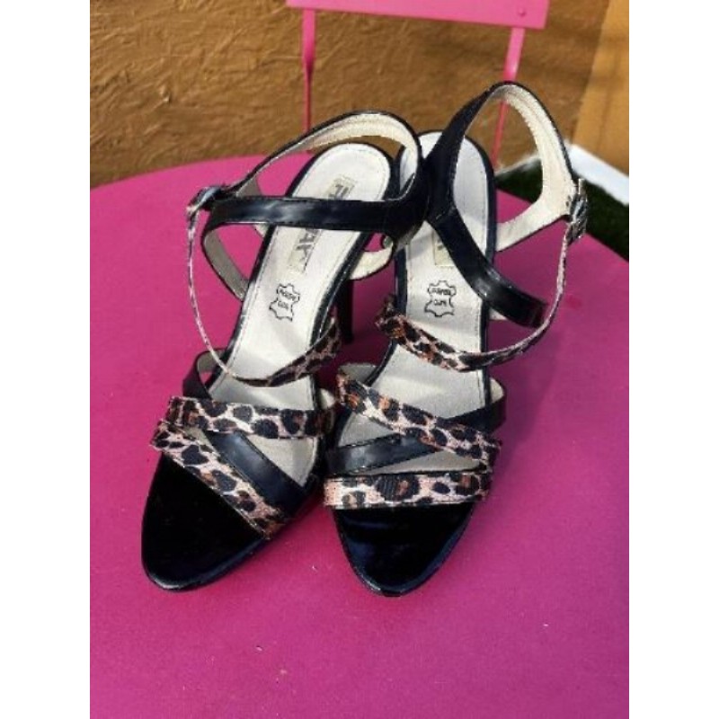 Chaussures noires d’été léopard talon haut T39