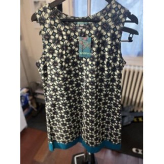 ROBE NEUVE MARQUE PRIMITIVA...