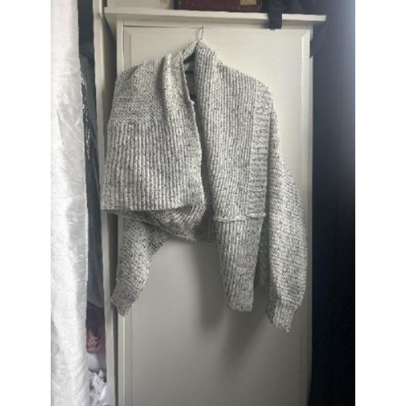 Pull cape gris noir blanc NafNaf 