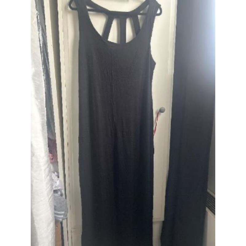 Robe noire new look taille m/l 