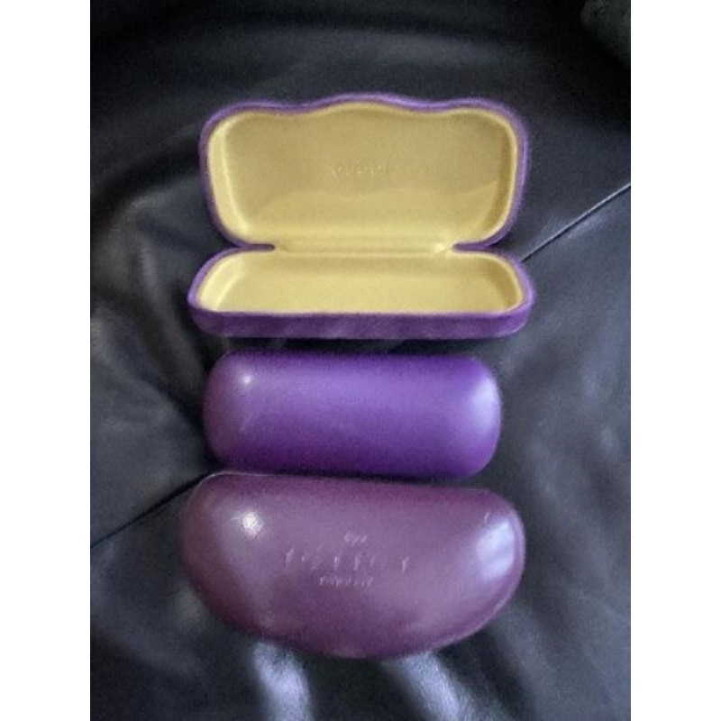 Etui à lunettes violettes
