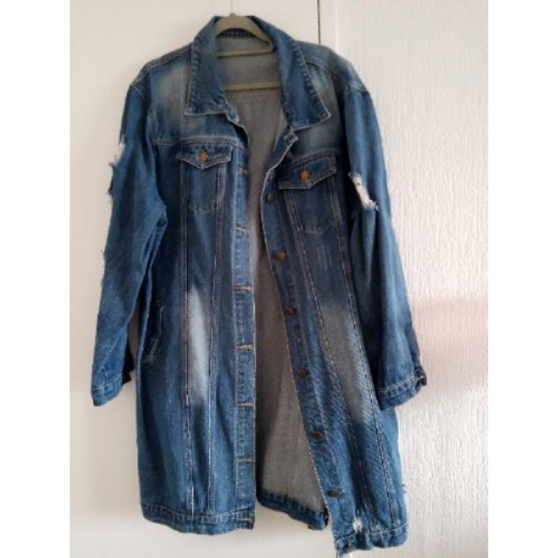 Veste longue en jean taille 46 48 mode déchiré