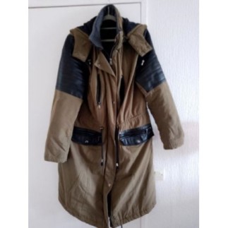 Parka kaki haut de manche...