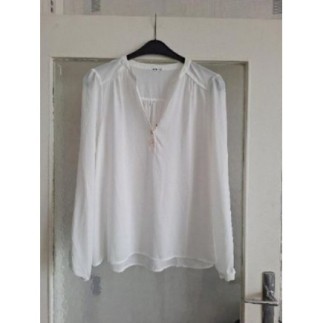 Tunique blanche 3 boutons...