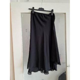 Jupe noire douboe volant bas