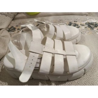 Sandale d été blanche P.37