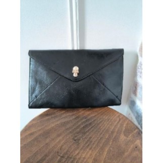 Pochette noire simili cuir...