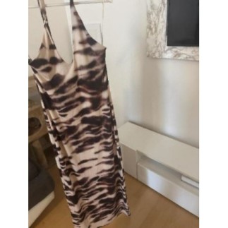 Robe dos nus bershka L