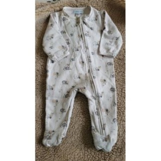 Pyjama beige ouvert devant...