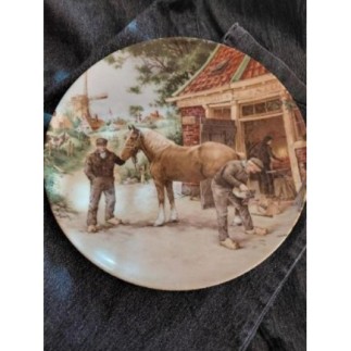 Assiette porcelaine ROYAL...