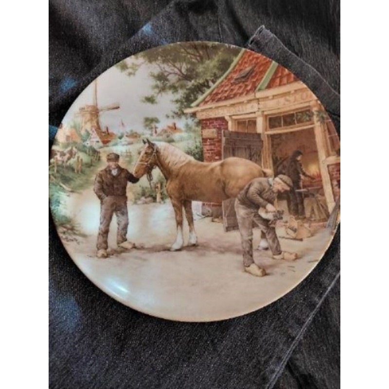 Assiette porcelaine ROYAL SCHWABAP