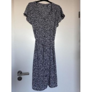 Robe fluide imprimée noir...