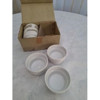 6 PETITS RAMEQUINS BLANC NEUF