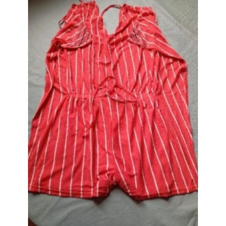 Combi rouge short avec des...