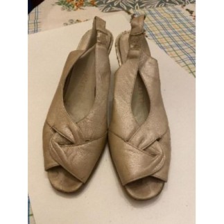 chaussure avec talon beige pointure 36