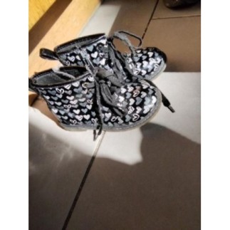 Chaussure motif coeur...