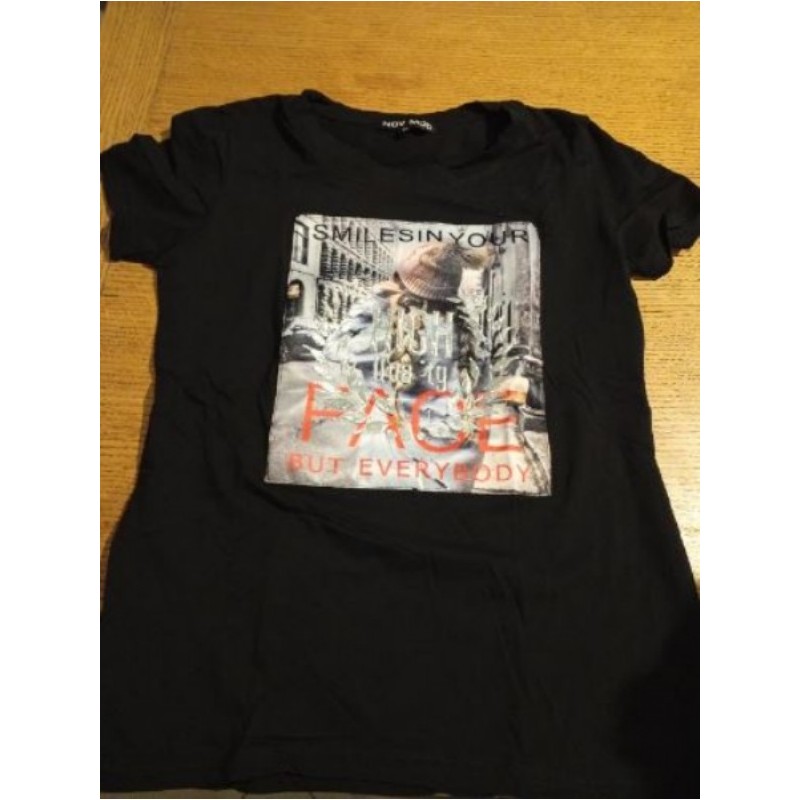 Tee shirt noir bonnet rose taille m
