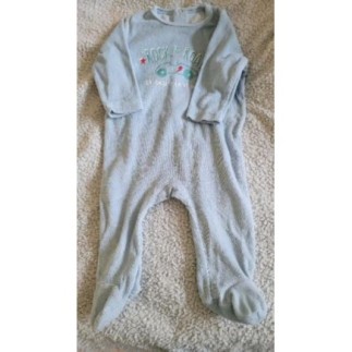 Pyjama  bleu ciel 6 mois