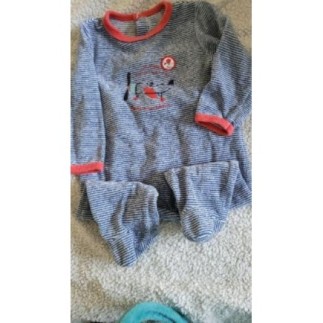 Pyjama rayé col rouge 9 mois