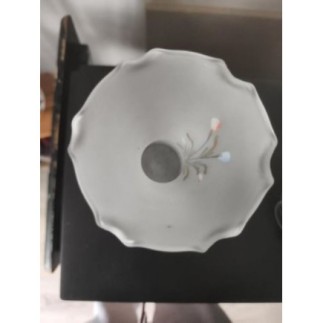 'vase opaque avec dessin floral