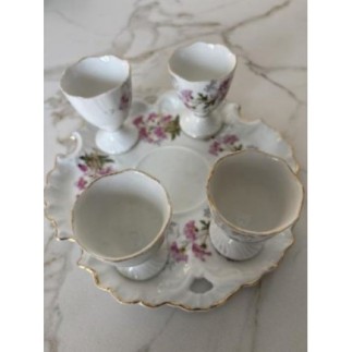 4 coquetiers et plateau 