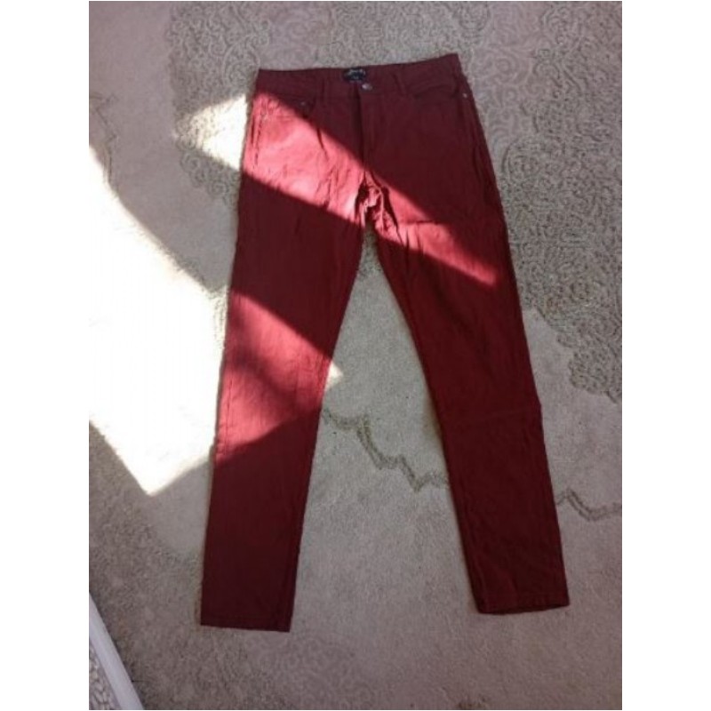 Pantalon jean Bordeaux taille 42 Neuf 