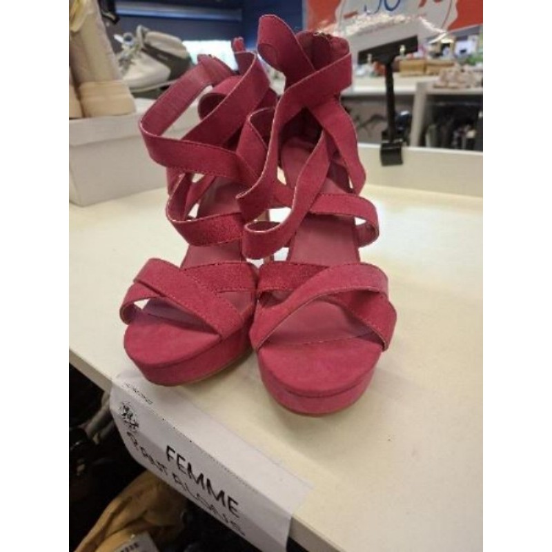 Chaussures ouverte  à talons rose P40