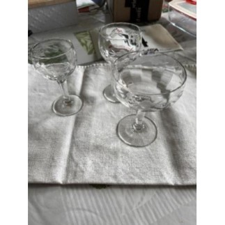 Lot de 21 verres à pieds...