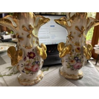 Lot de 2 vases cornets...