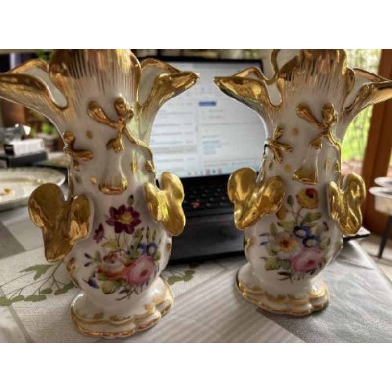 Lot de 2 vases cornets anciens 