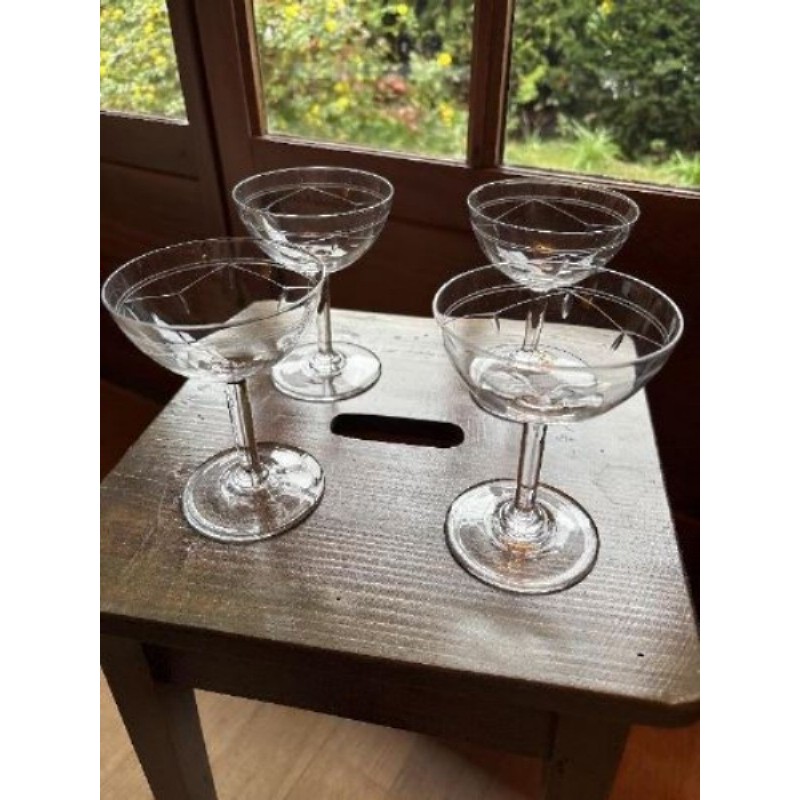 Lot de 4 coupes anciennes à champagne 