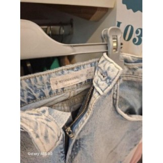 Pantalon jean bleu clair...