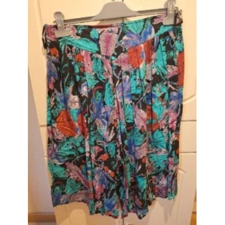 Jupe culotte fond noir à...