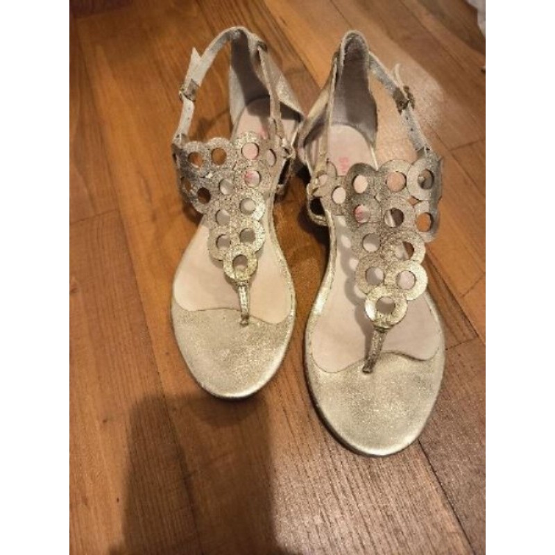 Sandales dorée sans marine T39