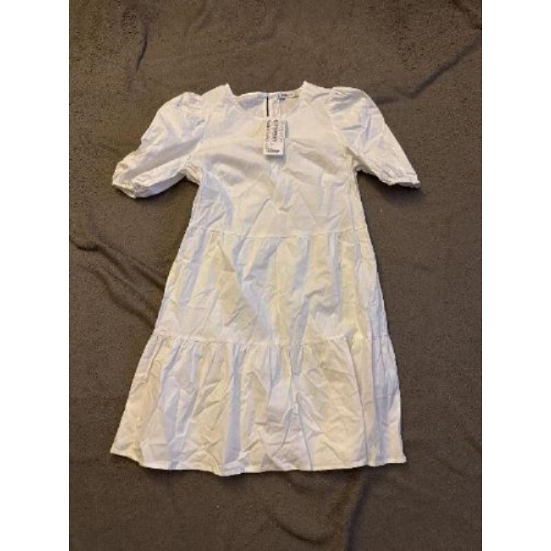 ROBE BLANCHE NEUVE T.S