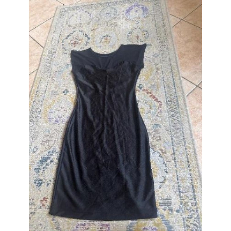 mini robe noire taille xs-s