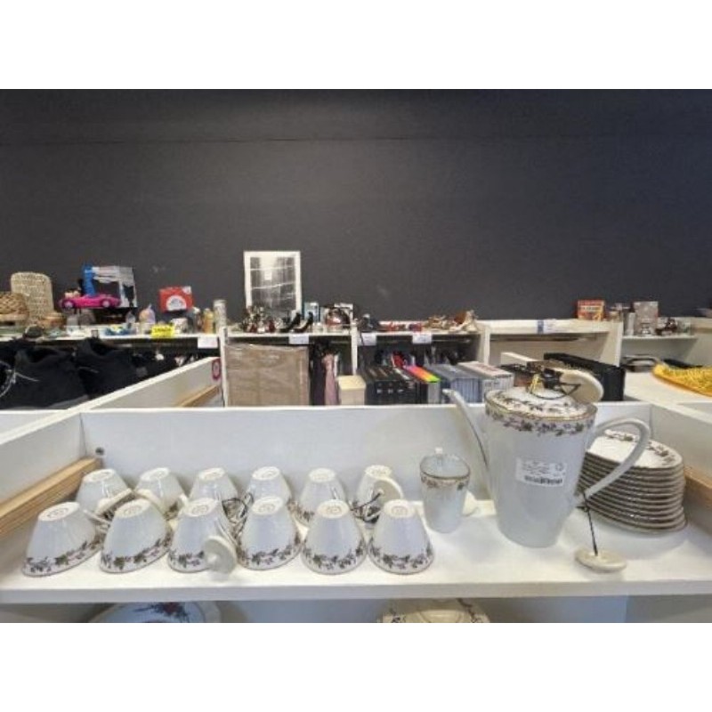 Service café porcelaine de vierzon 12 tasses + soucoupes +  cafetière + pot à lait 