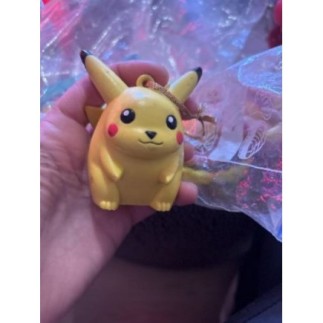 Pikachu 1999  jaune 