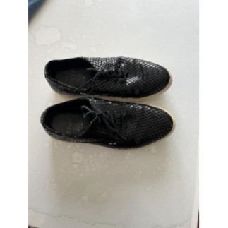 DERBY COLORIS NOIR POINTURE 40