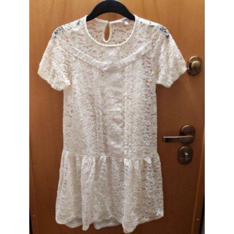 Robe beige dentelle La halle    36 jamais porté 