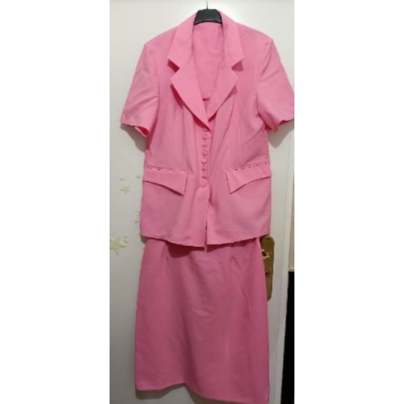 Tailleur rose vif (veste manche courte et jupe) - Taille 44